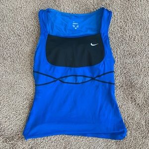 Women’s Nike workout shirt.